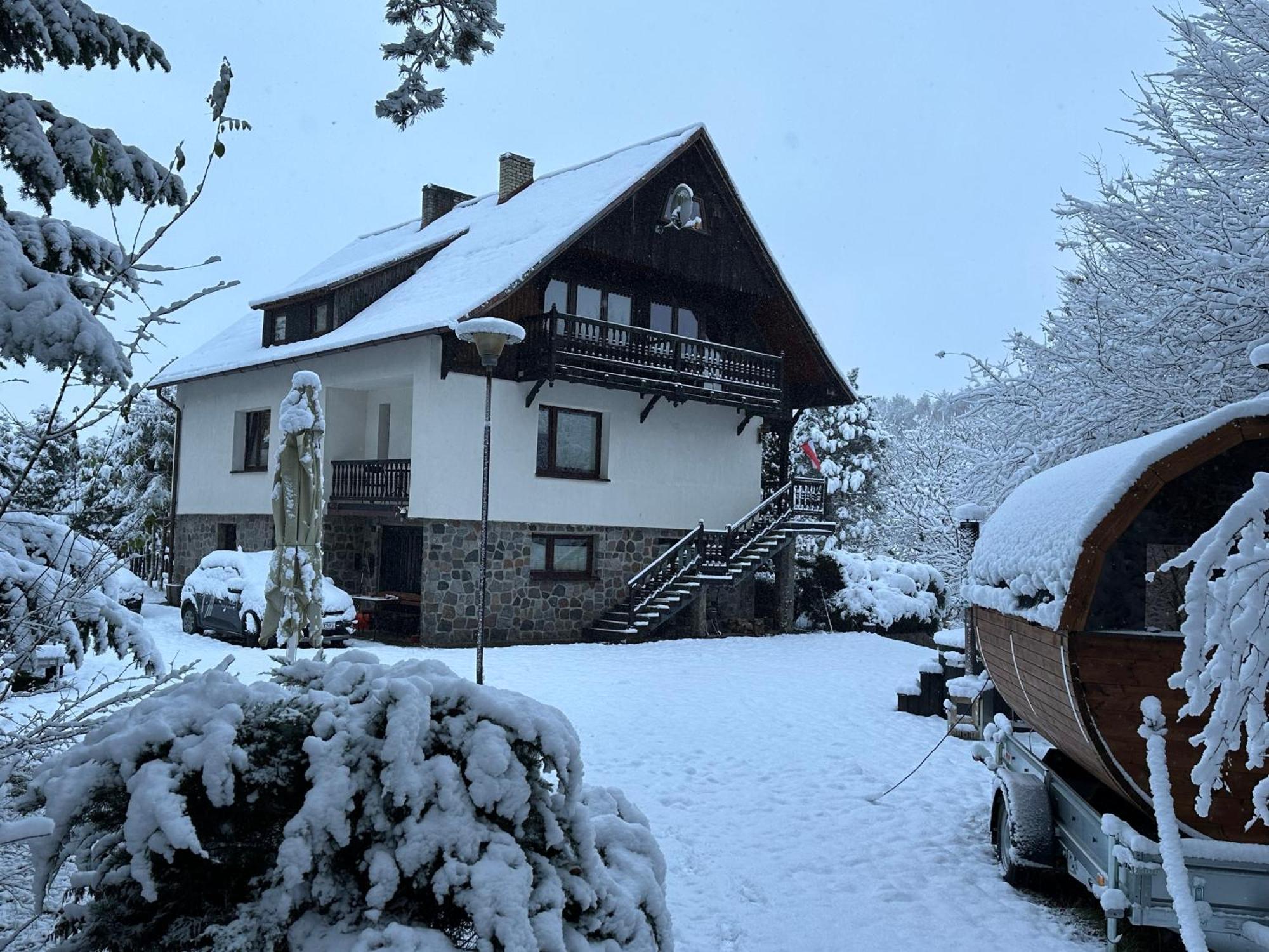 Lesniczowka Wiezyca I Domki Szymbark  Exterior foto